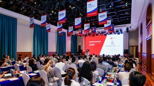 兴业配资 非法移民创今年单日最高纪录 英国防大臣称边境“已经失控”