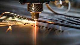 人人生 翌鲲汽车取得多车型焊接产线专利，解决工装切换复杂及维修保养不便问题